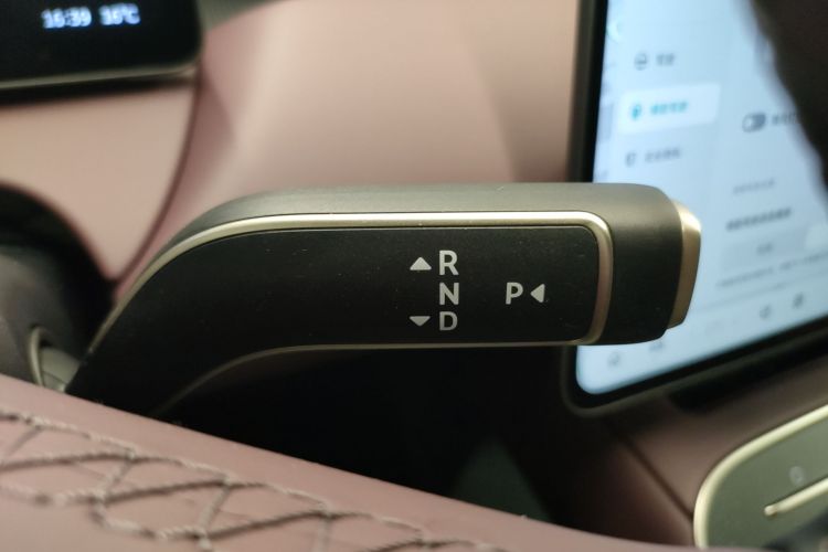 蔚来ET5T 2025款 100kWh Touring中控内饰18