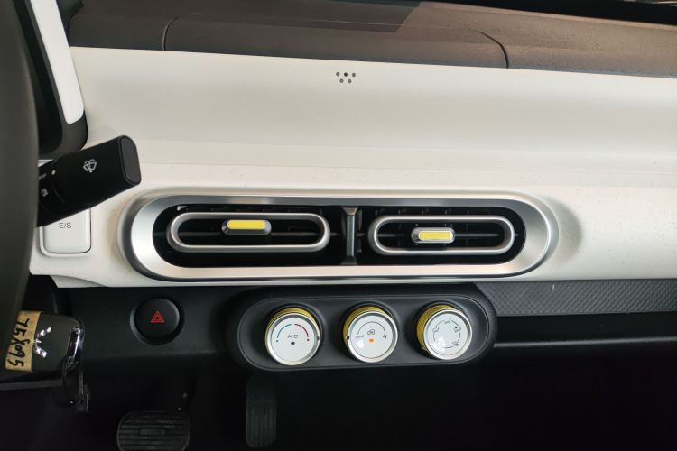 五菱汽车 宏光MINIEV 2024款 第三代 215km 青春版中控内饰16