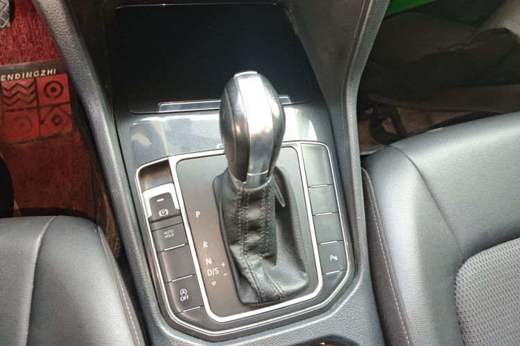 大众 高尔夫·嘉旅 2018款 230TSI 自动进取型中控内饰18