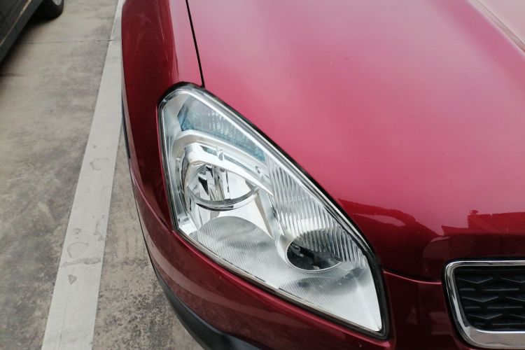 日产 逍客 2012款 2.0XL 火 CVT 2WD车身外观8