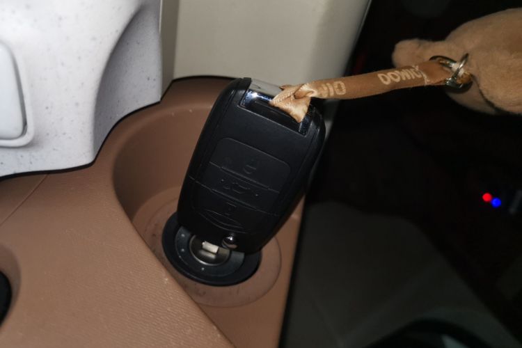 五菱汽车 宏光MINIEV 2024款 第三代 215km 青春版中控内饰11