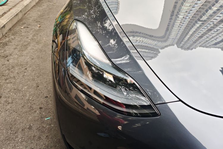 特斯拉 Model Y 2024款 后轮驱动版车身外观8