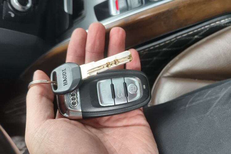 奥迪Q5 2013款 40 TFSI 舒适型中控内饰7001