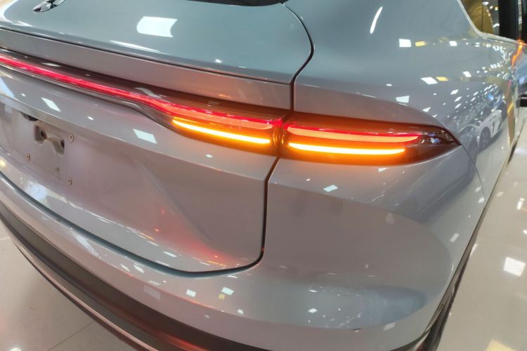 蔚来EC6 2023款 75kWh车身外观9