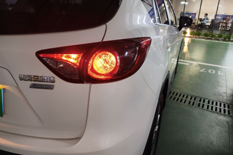 马自达CX-5 2015款 2.0L 自动两驱都市型车身外观9