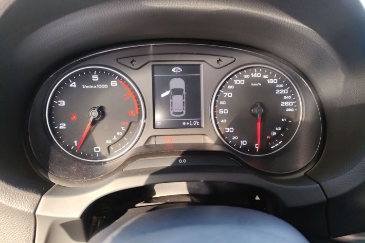 奥迪A3 2014款 Sportback 35 TFSI 自动时尚型中控内饰14