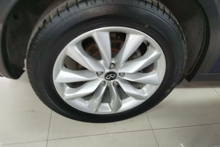 英菲尼迪QX50 2018款 2.0T 两驱时尚版车身外观6002