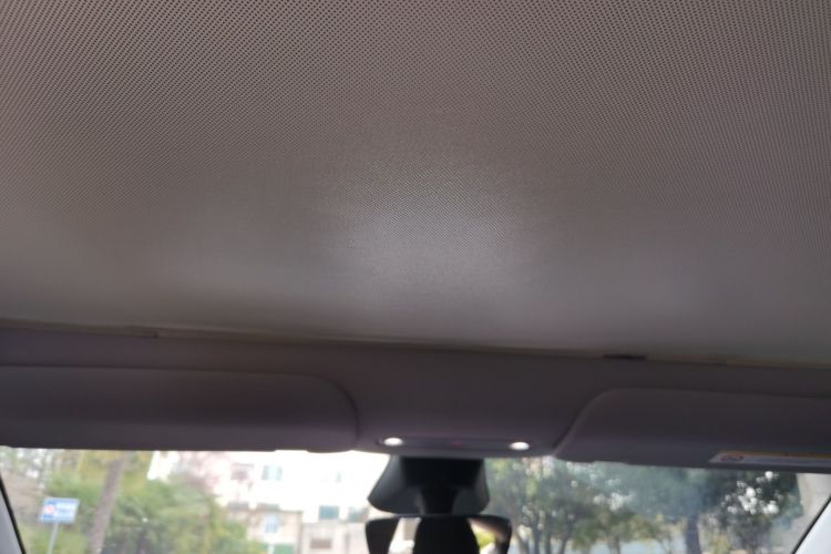 特斯拉 Model Y 2025款 后轮驱动版中控内饰22