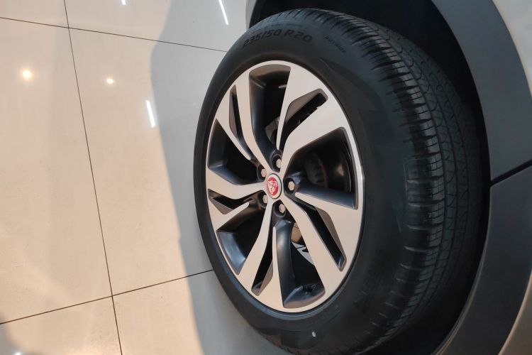 捷豹E-PACE 2024款 进取运动版 R-DYNAMIC S车身外观6008