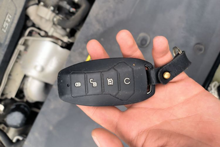 比亚迪 秦Pro 2019款 超能版 1.5TI 手动智联锋劲型 国V中控内饰7001