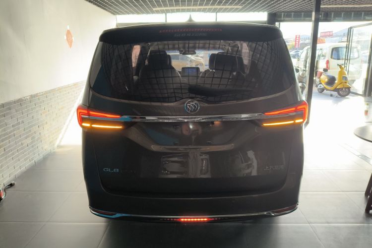 别克GL8 2021款 陆上公务舱 652T 舒适型车身外观6