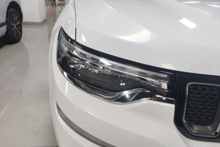 Jeep 大指挥官 2020款 2.0T 两驱精英版车身外观8