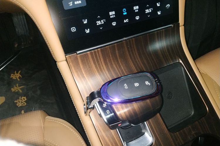 理想汽车 理想ONE 2021款 增程6座版中控内饰11