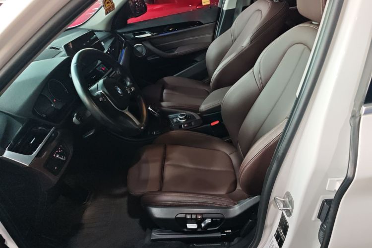 宝马X1 2021款 改款 sDrive25Li 领先型中控内饰19