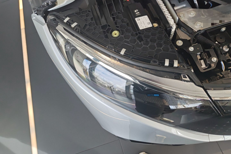 奔驰EQS 2023款 450+ 先锋版车身外观8