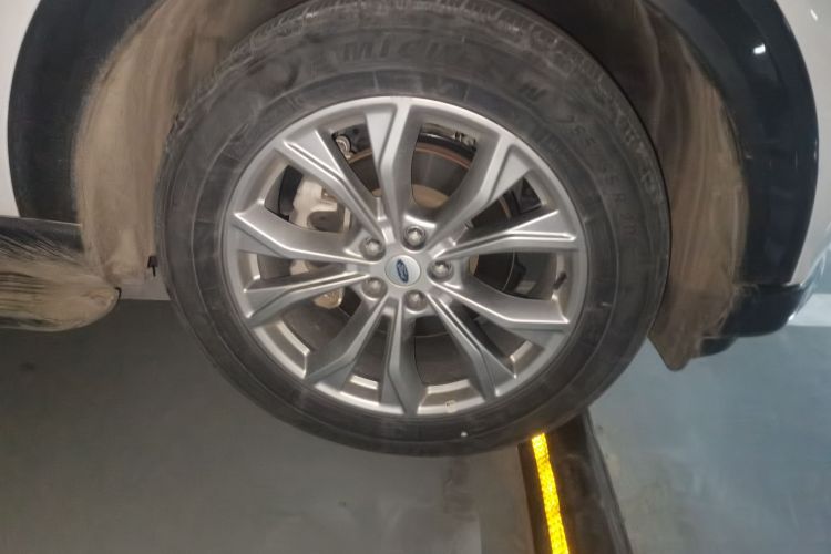 福特 探险者 2020款 EcoBoost 285 四驱风尚版 6座车身外观10