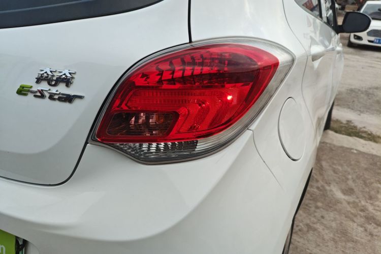 长安欧尚 奔奔E-Star 2021款 国民版 心悦版（快充版）磷酸铁锂（31.18kWh）车身外观6006