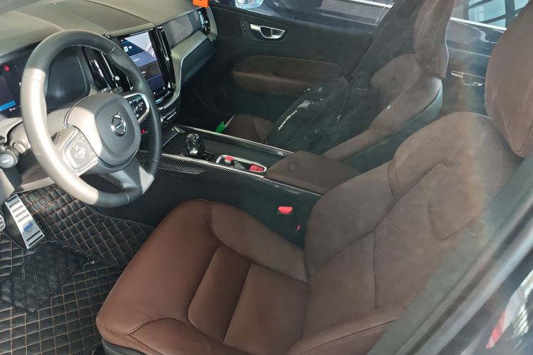 沃尔沃XC60 2023款 B5 四驱智逸豪华版中控内饰19