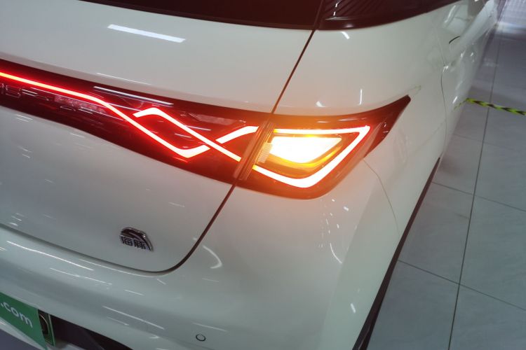 比亚迪 海豚 2021款 405km 时尚版车身外观9