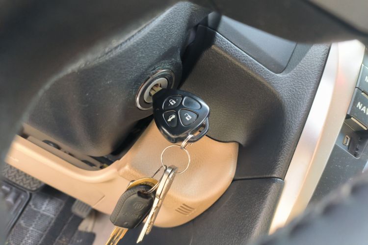 丰田 凯美瑞 2013款 2.5G 舒适版中控内饰11