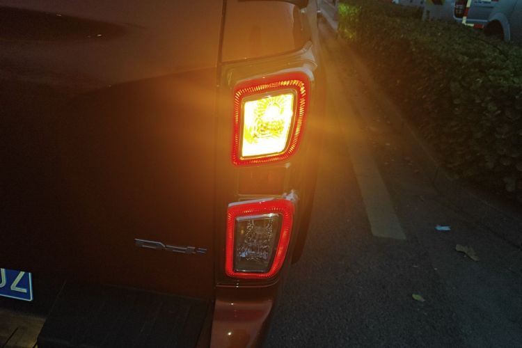 五十铃 D-MAX 2021款 1.9T自动四驱柴油Global引领型RZ4E车身外观6006