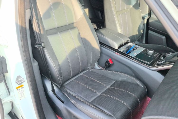 路虎 揽胜星脉 2018款 P380 R-DYNAMIC SE局部细节41