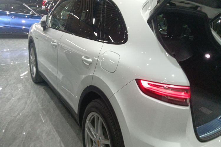 保时捷 Cayenne新能源 2021款 Cayenne E-Hybrid 2.0T车身外观6003