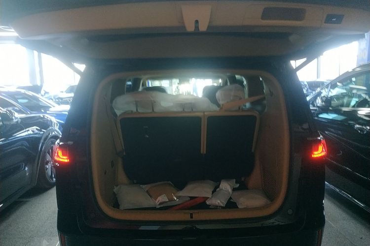 岚图汽车 岚图梦想家 2025款 PHEV 四驱卓越鲲鹏版局部细节23