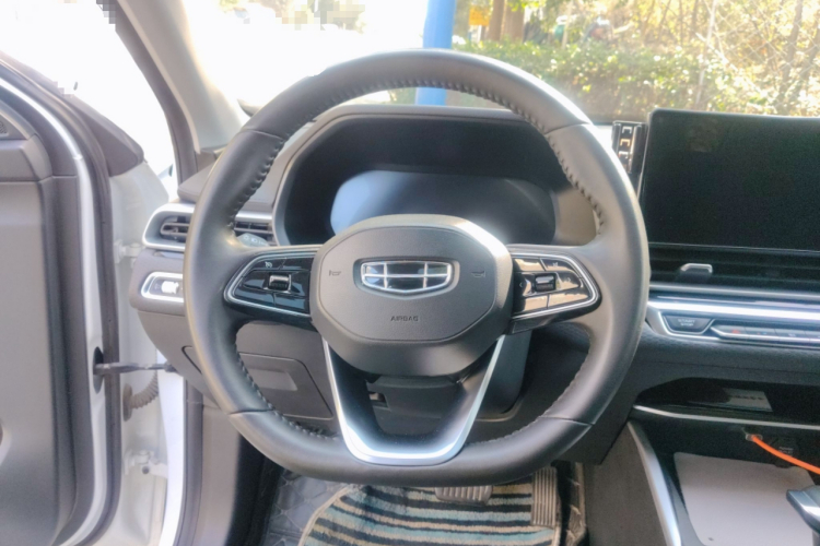 吉利汽车 帝豪 2022款 第4代 1.5L CVT尊贵型中控内饰13