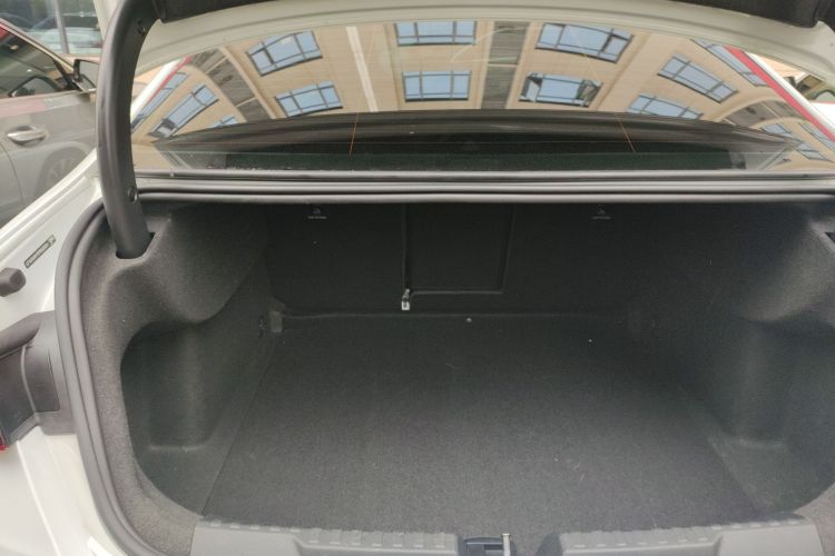 奥迪A3 2023款 改款 A3L Limousine 35 TFSI 时尚运动型机舱底盘23