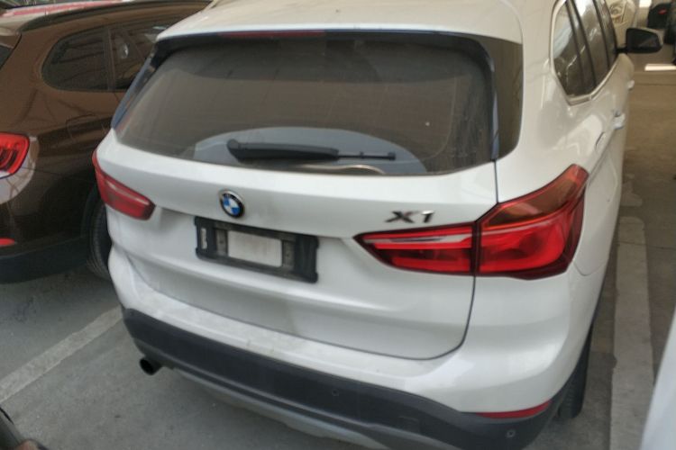 宝马X1 2016款 sDrive20Li 豪华型车身外观6