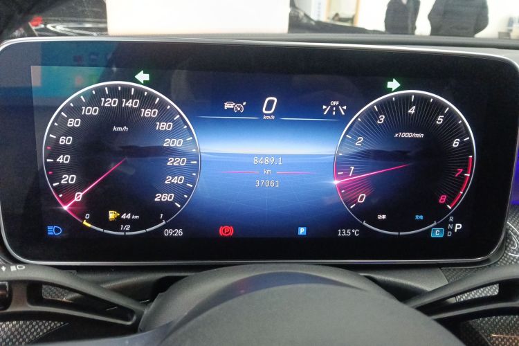 奔驰C级 2023款 改款二 C 260 L 皓夜运动版中控内饰14