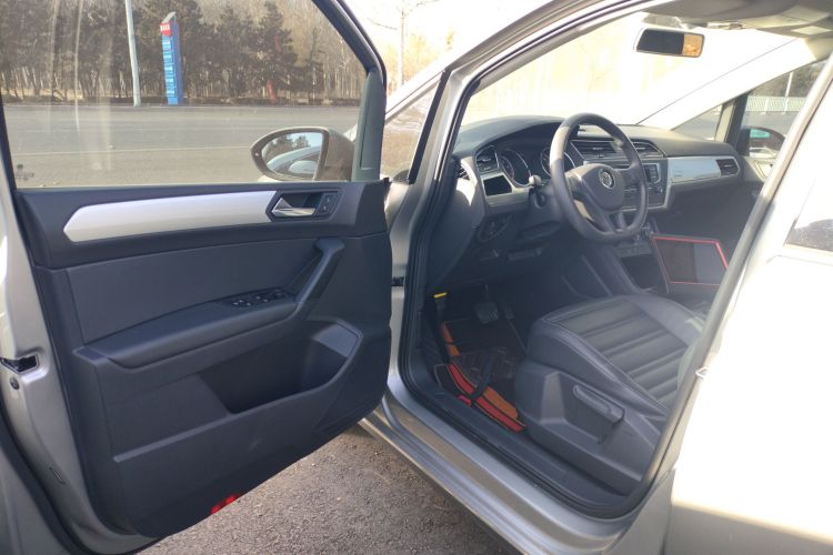 大众 2018款 途安L 280TSI DSG风尚版 7座 国VI中控内饰20