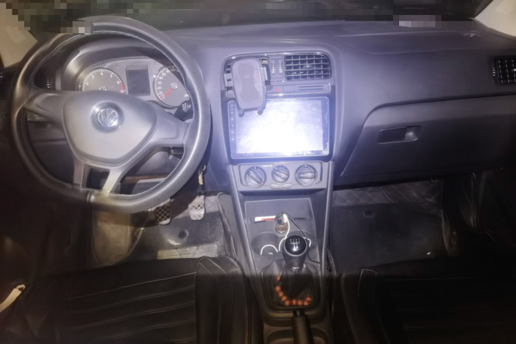 大众 Polo 2016款 1.4L 手动风尚型中控内饰7002