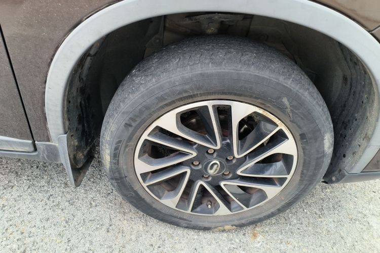 广汽传祺 传祺GS4 2015款 200T 手动精英版车身外观10