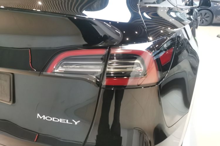 特斯拉 Model Y 2022款 长续航全轮驱动版车身外观6006