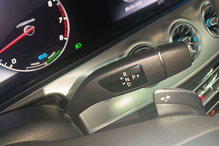 奔驰E级(进口) 2020款 E 260 轿跑车中控内饰18