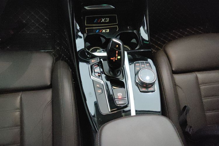 宝马X3 2021款 xDrive28i 豪华套装中控内饰18