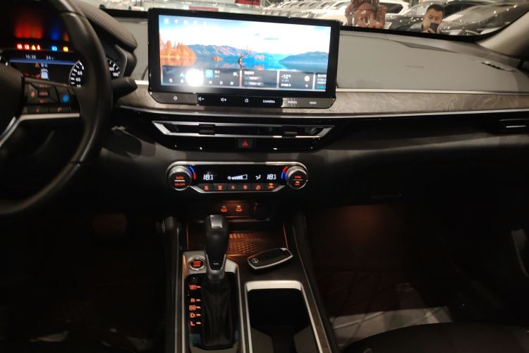 日产 天籁 2022款 2.0L XL-Upr 优享版中控内饰16