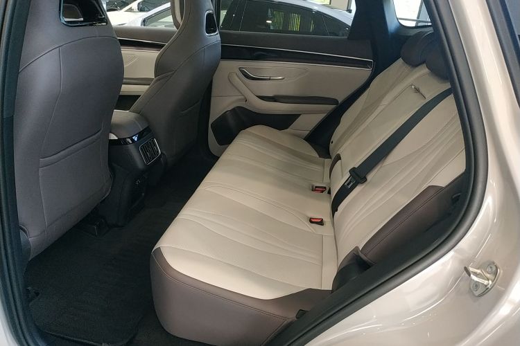 比亚迪 宋PLUS新能源 2025款 EV 智驾版 605km 旗舰型中控内饰21