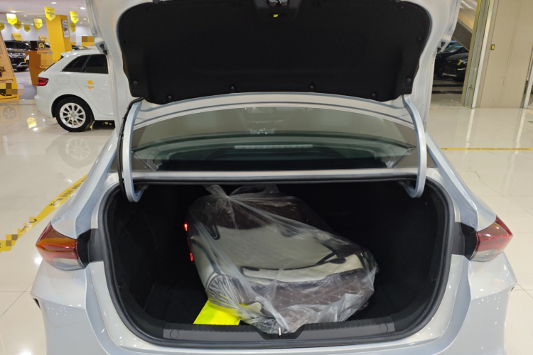 广汽传祺 2023款 影豹H 智能混动版机舱底盘23