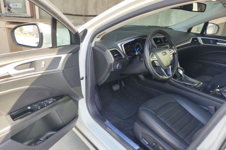 福特 蒙迪欧 2013款 2.0L GTDi200时尚型中控内饰20