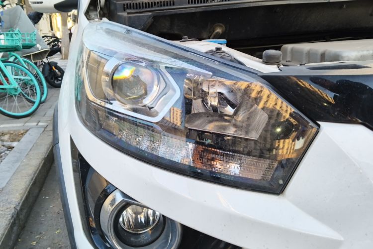 北汽新能源EX 2018款 EX360 新尚版车身外观8