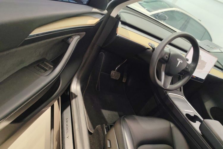 特斯拉 Model Y 2022款 改款 后轮驱动版中控内饰20