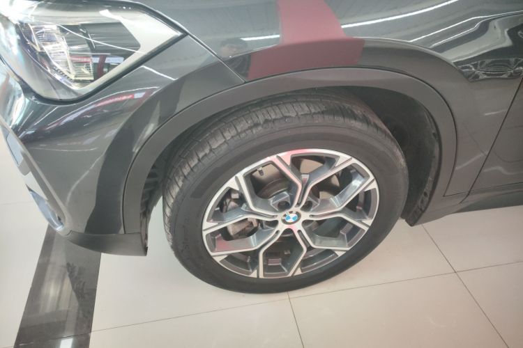 宝马X1 2022款 sDrive25Li 领先型车身外观6007