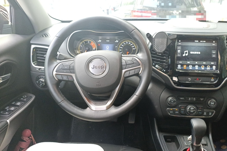 Jeep 自由光 2020款 2.0T 两驱领先版局部细节13