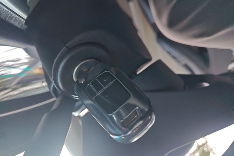 别克 英朗 2019款 15T 双离合互联精英型 国VI中控内饰11