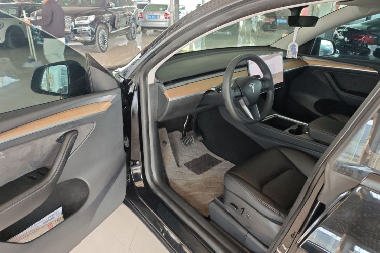 特斯拉 Model Y 2022款 后轮驱动版中控内饰20