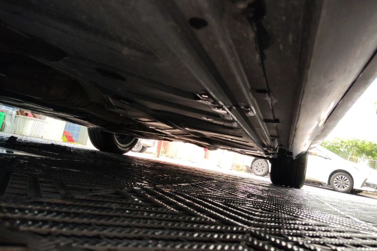 奔驰E级 2020款 改款 E 260 L 运动型局部细节9002