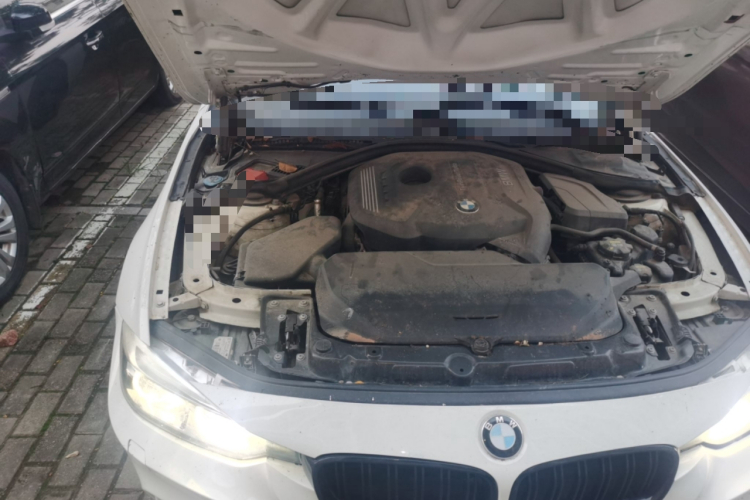 宝马3系 2019款 320i M运动曜夜版局部细节9006